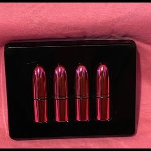 NEW MAC LE Limited Edition Holiday lipstick set